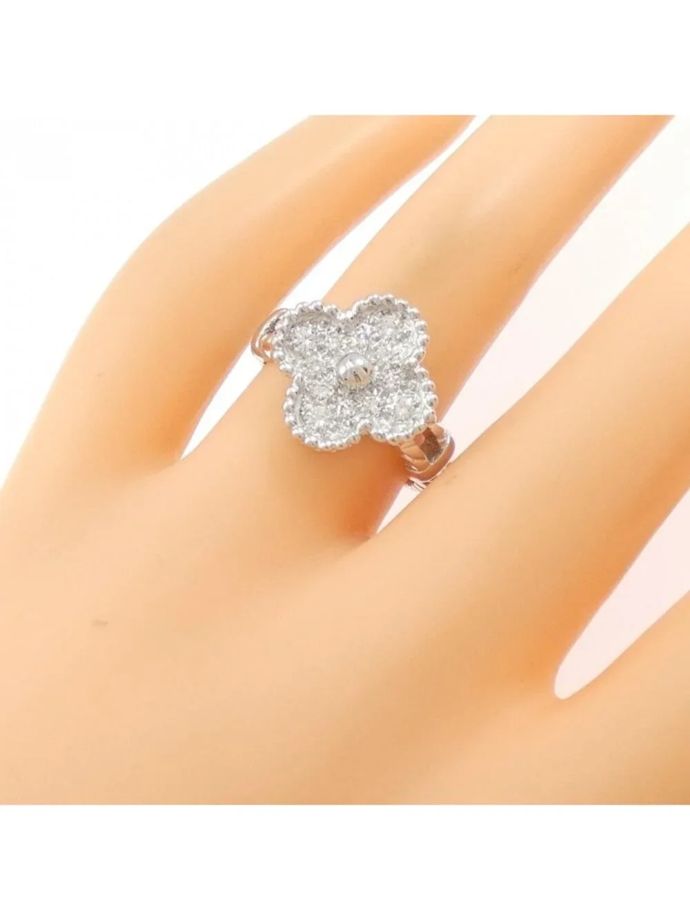 Van Cleef & Arpels brand van